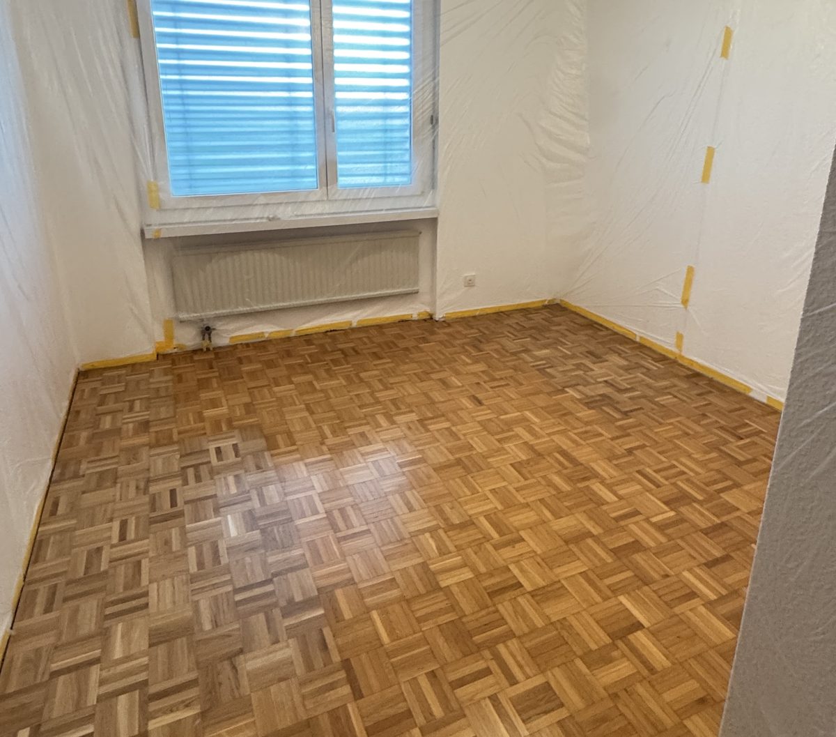 Parquet de chambre terni - avant ponçage